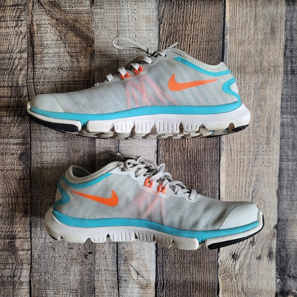 Nike Shoes - Womens Nike Flex Supreme TR 4 Size 6